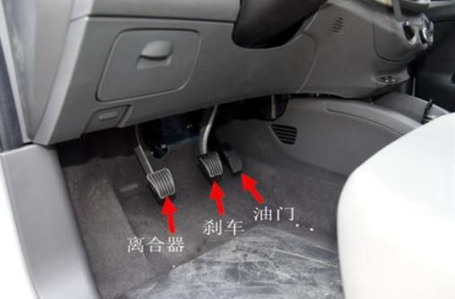 汽车油门最高多少圈